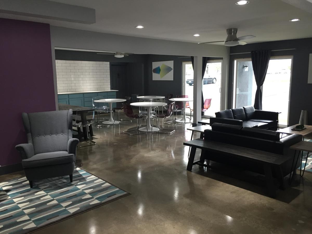 Aae Austin'S Travelodge Екстер'єр фото